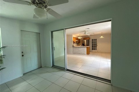 House in Stuart, Florida 2 bedrooms, 99.96 sq.m. № 1431698 - photo 16