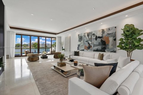 Casa en venta en Bal Harbour, Florida, 6 dormitorios, 611.67 m2 № 1328225 - foto 3