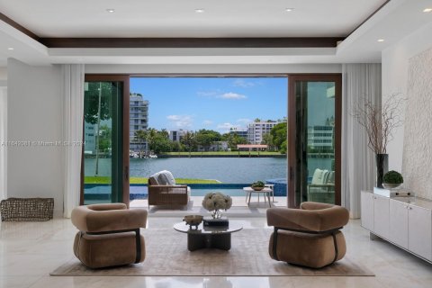 Casa en venta en Bal Harbour, Florida, 6 dormitorios, 611.67 m2 № 1328225 - foto 7