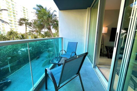 Condominio en venta en Hollywood, Florida, 2 dormitorios, 90.12 m2 № 941022 - foto 4