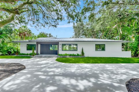 Villa ou maison à vendre à Biscayne Park, Floride: 5 chambres № 1347850 - photo 15