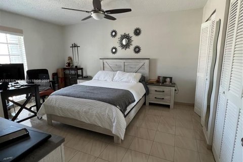 Copropriété à louer à Miami, Floride: 2 chambres, 79.71 m2 № 1347851 - photo 10