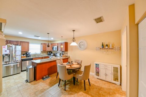 Adosado en venta en Tampa, Florida, 3 dormitorios, 136.94 m2 № 1344921 - foto 7