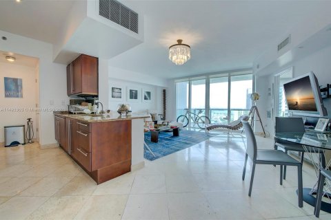 Condo in Miami Beach, Florida, 1 bedroom  № 866289 - photo 9