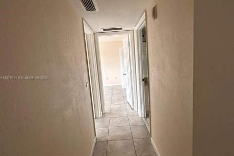 Condo in Homestead, Florida, 2 bedrooms  № 1153576 - photo 15