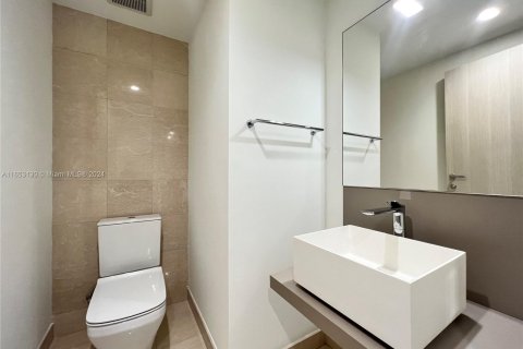 Condo in Miami, Florida, 1 bedroom  № 1347827 - photo 10