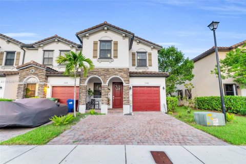 Townhouse in Homestead, Florida 3 bedrooms, 169.92 sq.m. № 1347853 - photo 1