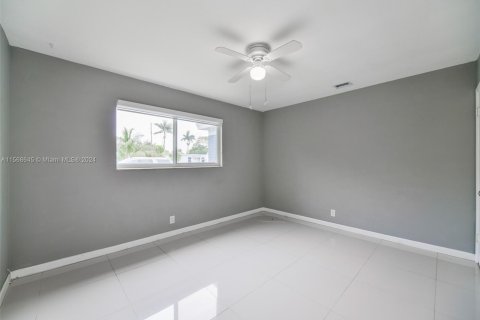Villa ou maison à vendre à Hallandale Beach, Floride: 3 chambres, 142.33 m2 № 1117536 - photo 22