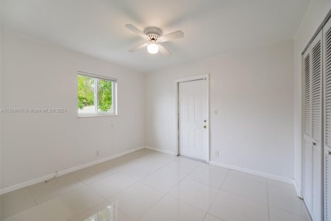 Villa ou maison à vendre à Hallandale Beach, Floride: 3 chambres, 142.33 m2 № 1117536 - photo 24