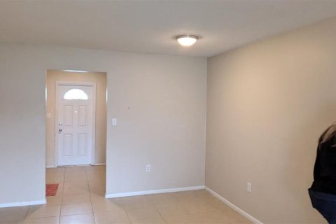Apartamento en alquiler en DeLand, Florida, 1 dormitorio, 55.74 m2 № 1006365 - foto 10
