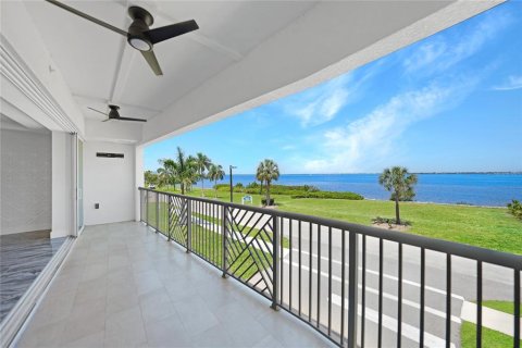 Copropriété à vendre à Punta Gorda, Floride: 2 chambres, 152.55 m2 № 1144264 - photo 3