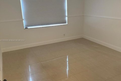 Condo in Hialeah, Florida, 3 bedrooms  № 1387950 - photo 15