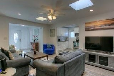 Casa en venta en Dania Beach, Florida, 5 dormitorios, 155.33 m2 № 1119918 - foto 18