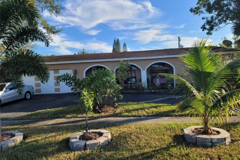 Villa ou maison à vendre à Sunrise, Floride: 4 chambres, 197.51 m2 № 851864 - photo 27