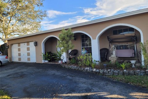 Villa ou maison à vendre à Sunrise, Floride: 4 chambres, 197.51 m2 № 851864 - photo 26