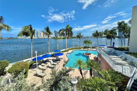 Copropriété à vendre à Aventura, Floride: 2 chambres, 149.57 m2 № 1292672 - photo 25