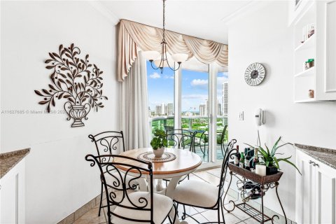 Condominio en venta en Aventura, Florida, 2 dormitorios, 149.57 m2 № 1292672 - foto 9