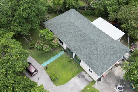 Casa en venta en Riviera Beach, Florida, 4 dormitorios, 178.74 m2 № 788876 - foto 3