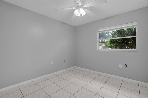 House in Orlando, Florida 5 bedrooms, 120.22 sq.m. № 1387676 - photo 13