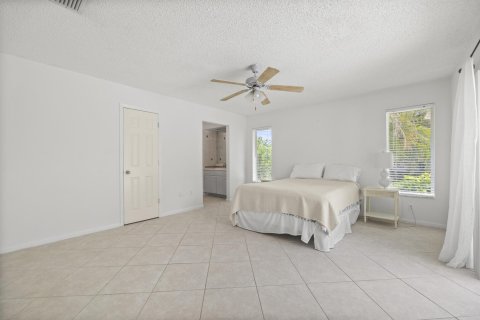 House in Tequesta, Florida 3 bedrooms, 166.95 sq.m. № 1093730 - photo 24