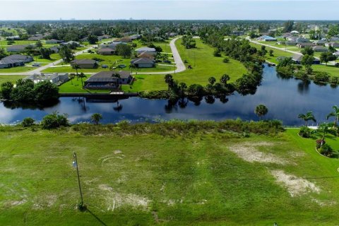 Купить земельный участок в Кейп-Корал, Флорида № 706451 - фото 9