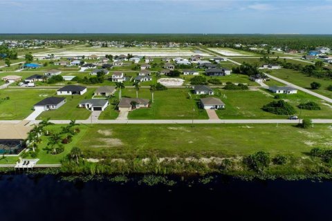 Купить земельный участок в Кейп-Корал, Флорида № 706451 - фото 11