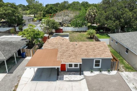 House in Tampa, Florida 3 bedrooms, 90.58 sq.m. № 1396617 - photo 14