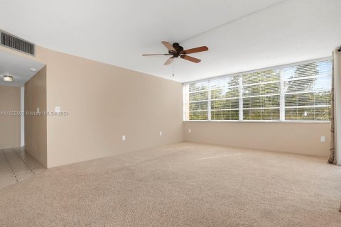 Copropriété à vendre à Pembroke Pines, Floride: 2 chambres, 107.77 m2 № 1348373 - photo 7