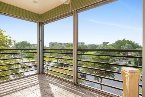 Copropriété à vendre à Pembroke Pines, Floride: 2 chambres, 107.77 m2 № 1348373 - photo 14