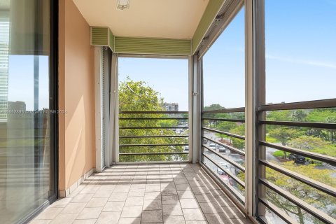 Copropriété à vendre à Pembroke Pines, Floride: 2 chambres, 107.77 m2 № 1348373 - photo 10