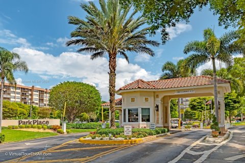 Condo in Pembroke Pines, Florida, 2 bedrooms  № 1348373 - photo 24