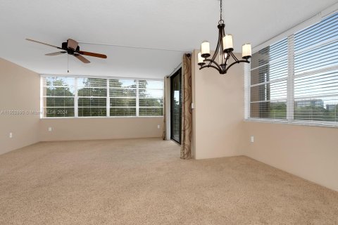 Copropriété à vendre à Pembroke Pines, Floride: 2 chambres, 107.77 m2 № 1348373 - photo 6