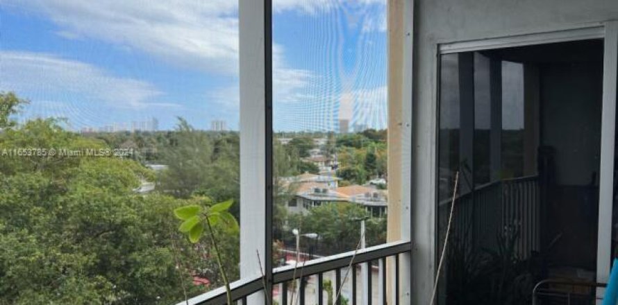 Condominio en Miami, Florida, 2 dormitorios  № 1348408