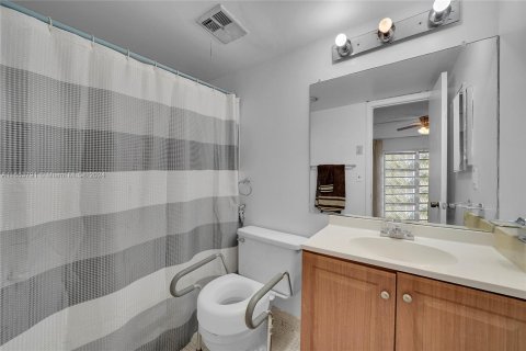 Copropriété à vendre à Lauderhill, Floride: 2 chambres, 90.58 m2 № 1348410 - photo 25