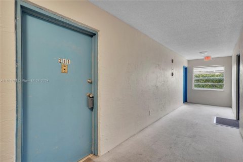 Copropriété à vendre à Lauderhill, Floride: 2 chambres, 90.58 m2 № 1348410 - photo 3