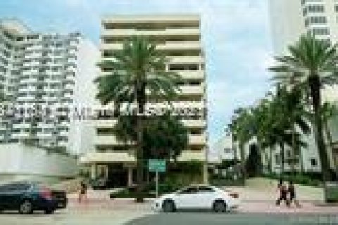 Condominio en venta en Miami Beach, Florida, 2 dormitorios, 81.94 m2 № 428315 - foto 4