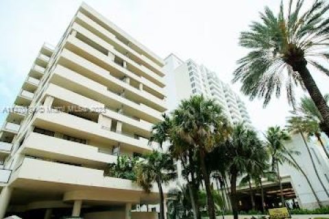 Condo in Miami Beach, Florida, 2 bedrooms  № 428315 - photo 18