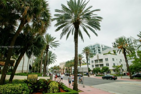 Condo in Miami Beach, Florida, 2 bedrooms  № 428315 - photo 23