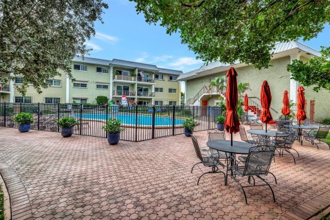 Condominio en venta en Wilton Manors, Florida, 2 dormitorios, 92.9 m2 № 934483 - foto 2