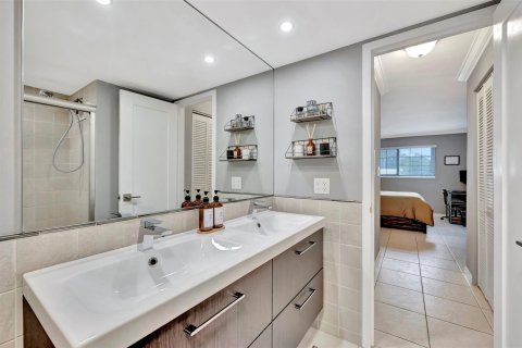 Condominio en venta en Wilton Manors, Florida, 2 dormitorios, 92.9 m2 № 934483 - foto 13