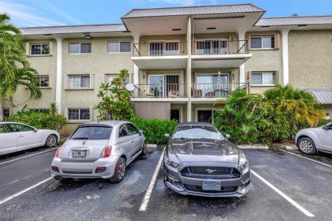 Condominio en venta en Wilton Manors, Florida, 2 dormitorios, 92.9 m2 № 934483 - foto 1