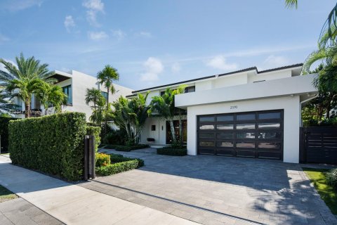 Купить виллу или дом в Норт-Майами, Флорида 6 спален, 534.19м2, № 1135566 - фото 3