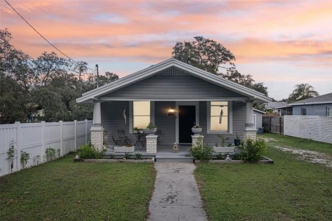 Casa en venta en Tampa, Florida, 2 dormitorios, 100.15 m2 № 1393334 - foto 1