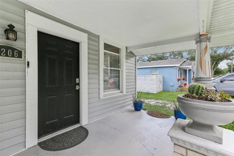 House in Tampa, Florida 2 bedrooms, 100.15 sq.m. № 1393334 - photo 7