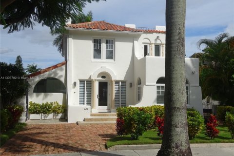 Купить виллу или дом в Майами, Флорида 4 спальни, 285.86м2, № 171783 - фото 2
