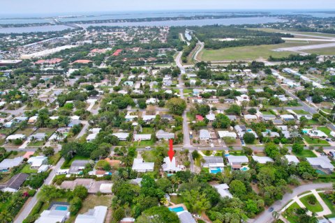 House in Stuart, Florida 3 bedrooms, 157.75 sq.m. № 1180208 - photo 3