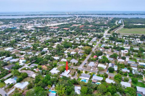 House in Stuart, Florida 3 bedrooms, 157.75 sq.m. № 1180208 - photo 2