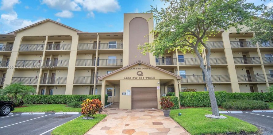 Condo in Pembroke Pines, Florida, 1 bedroom  № 1217061