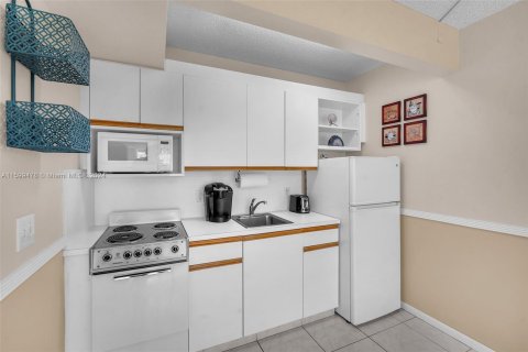 Copropriété à vendre à Pembroke Pines, Floride: 1 chambre, 47.75 m2 № 1217061 - photo 10