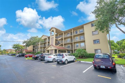 Condo in Pembroke Pines, Florida, 1 bedroom  № 1217061 - photo 2